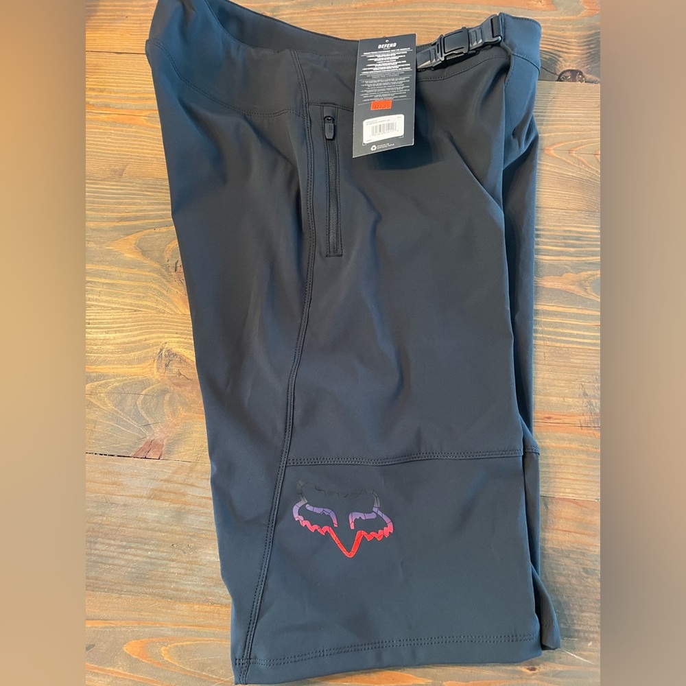 Women’s Fox Defend MTB shorts